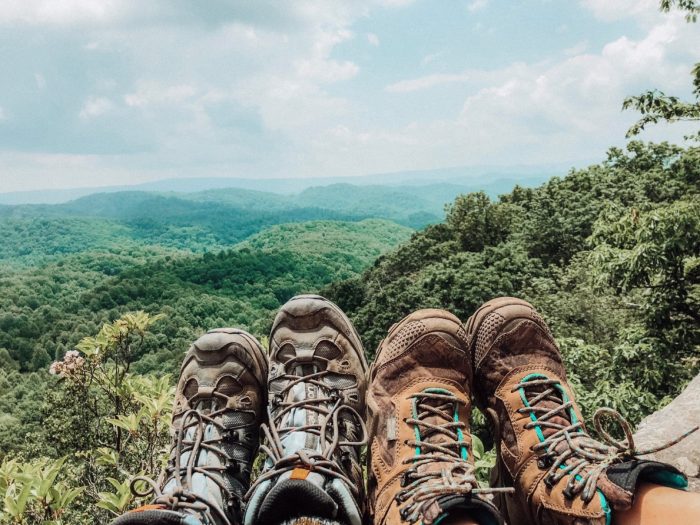 Hiking at Pinnacle Rock State Park - Mercer County WV : Mercer County WV